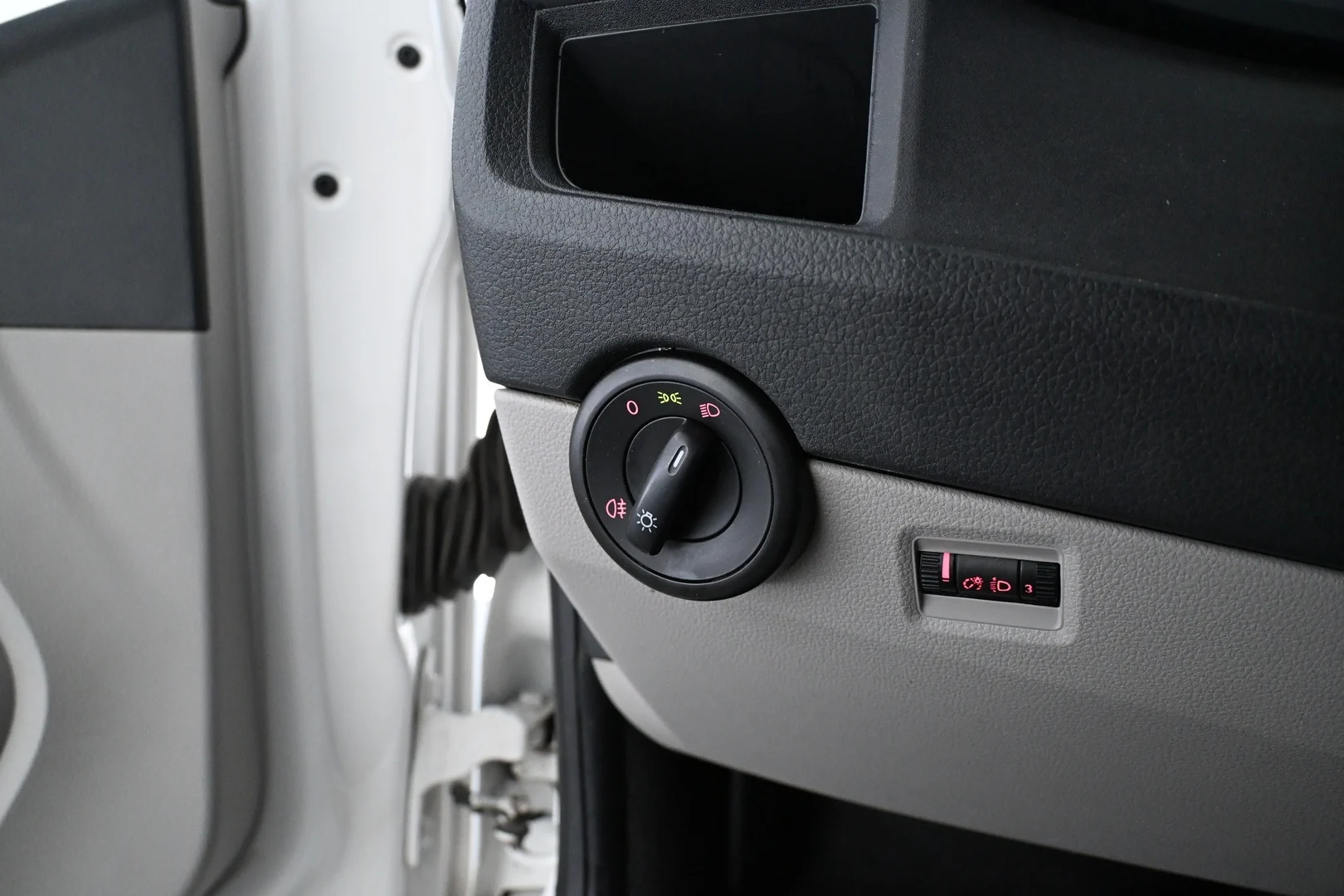 Car Image - 6ujXGNedO60OZsMQMhpd9P