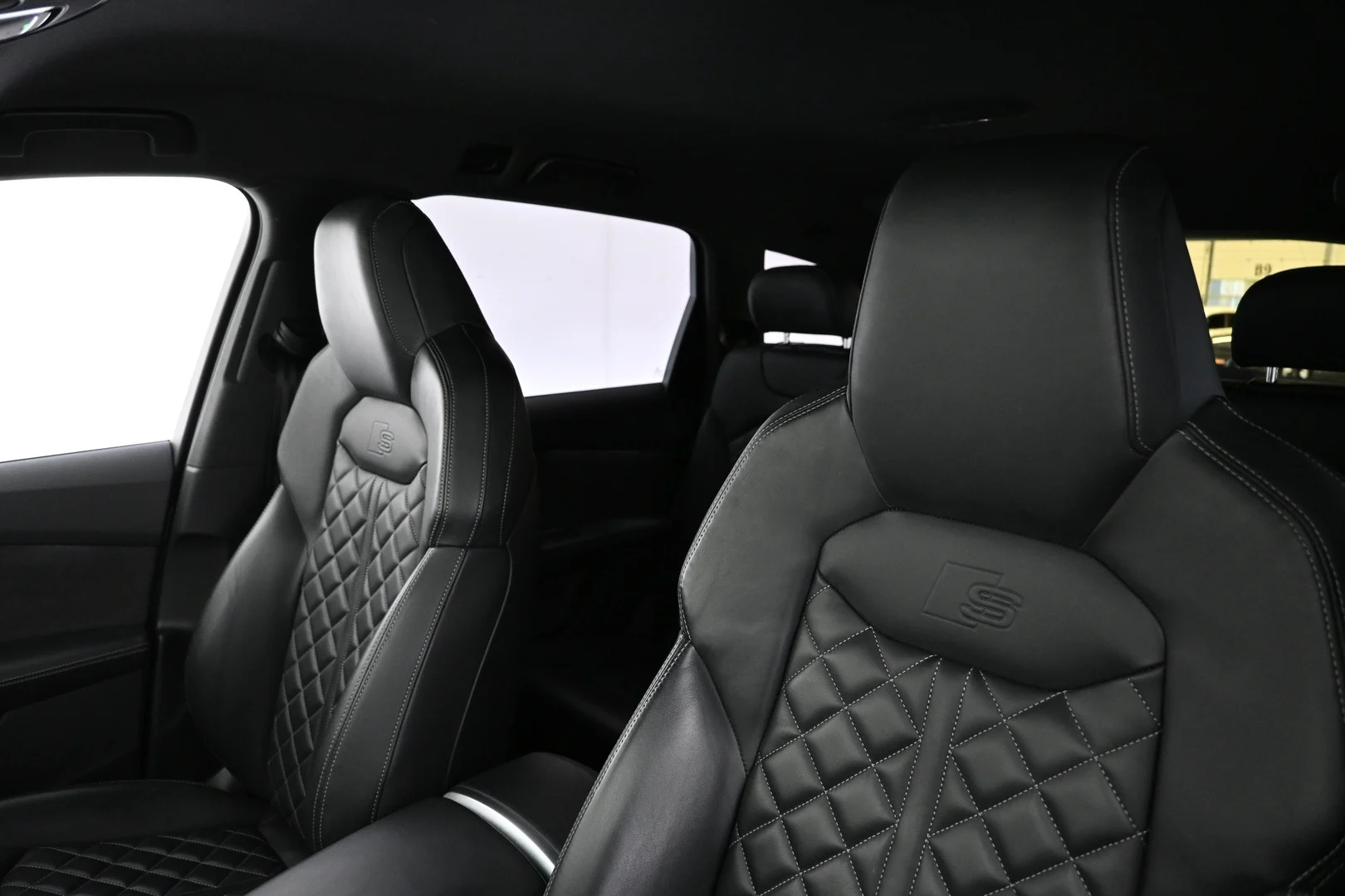 Car Image - 6Nw1PAWuTFH15ixz81QMSs