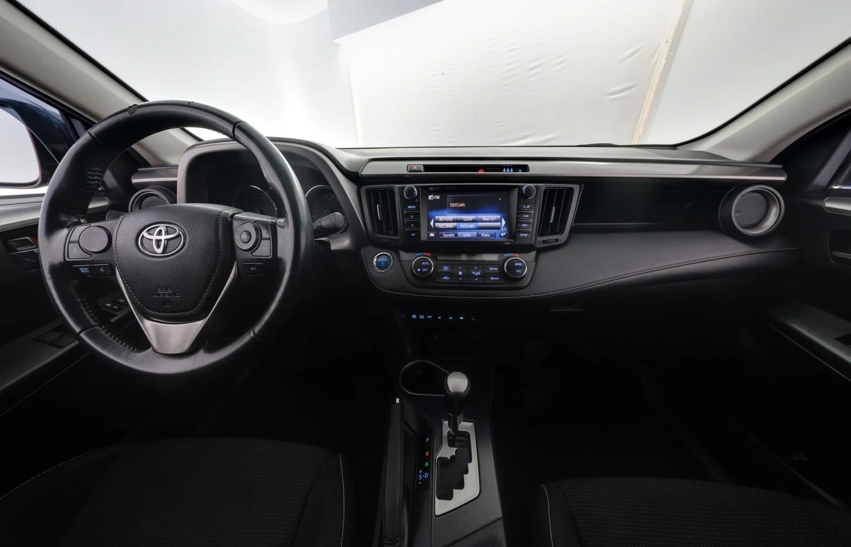 Car Image - 2nFq0foSkaT84XSENperO8