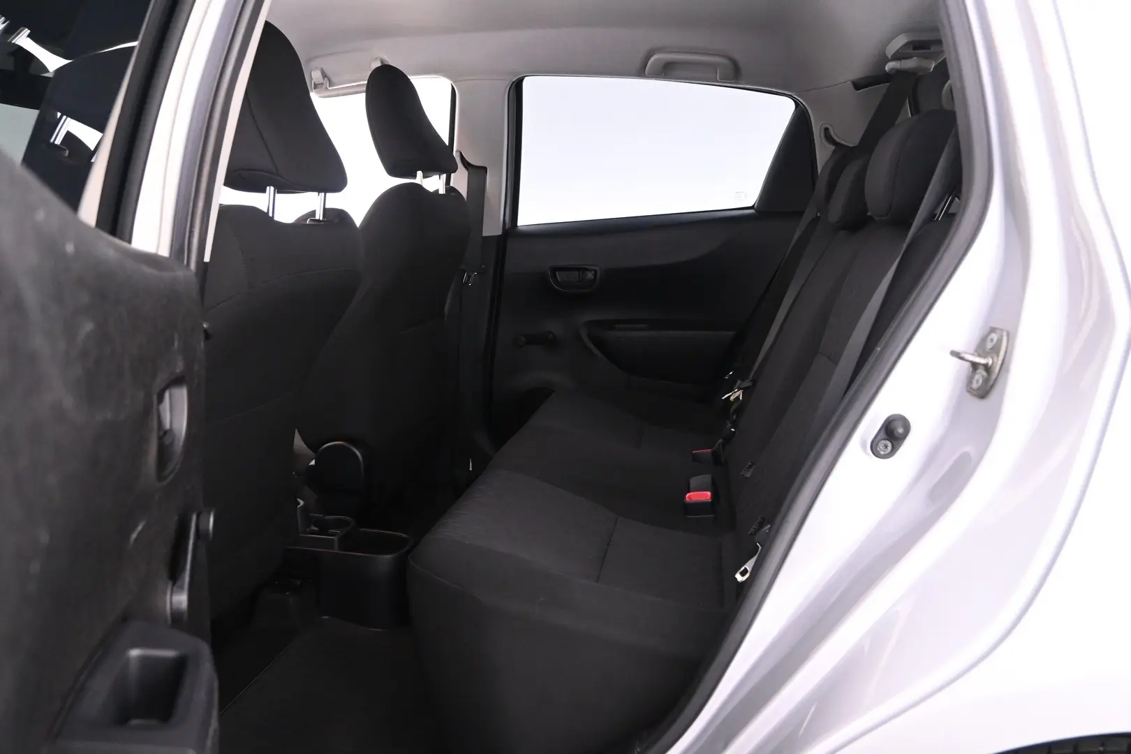 Car Image - 514M4YuShG5S5C626I96SL