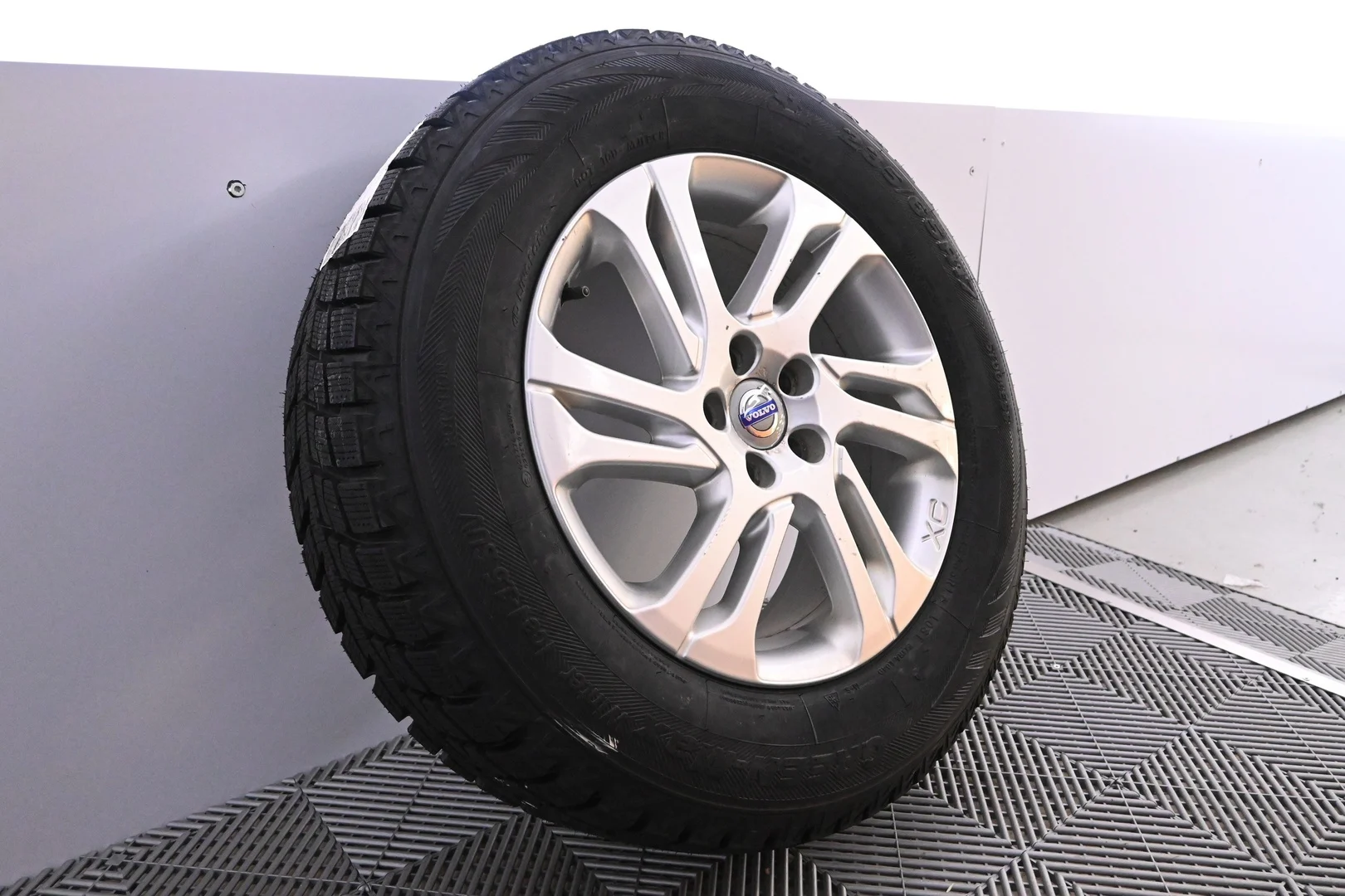 Car Image - 4k7YY0BYyxzr4P2MUFeT9r