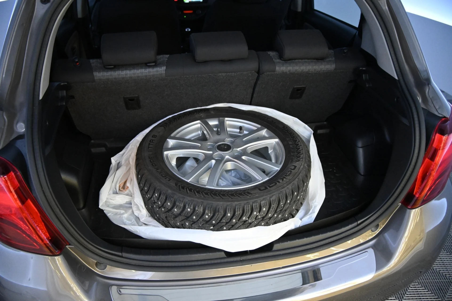 Car Image - 4kRhyvXQVLQePpUOp9vR2f