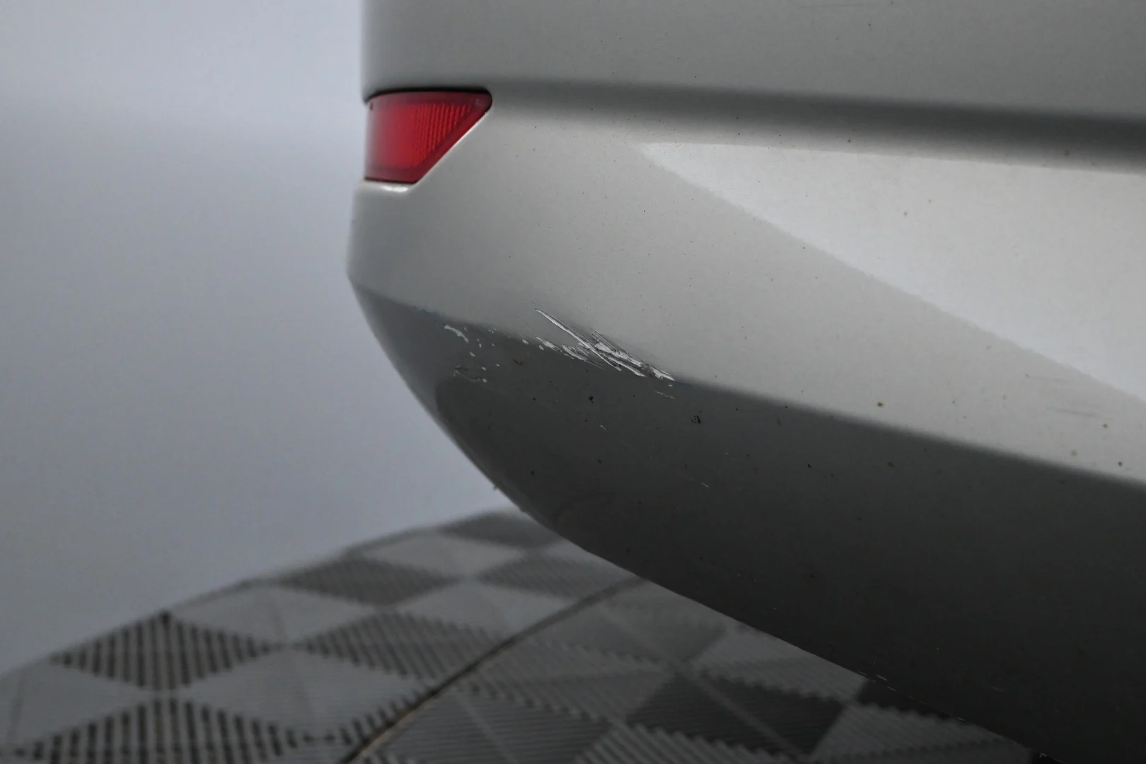 Car Image - 0x85hz1vqkFdM4ani8uyI