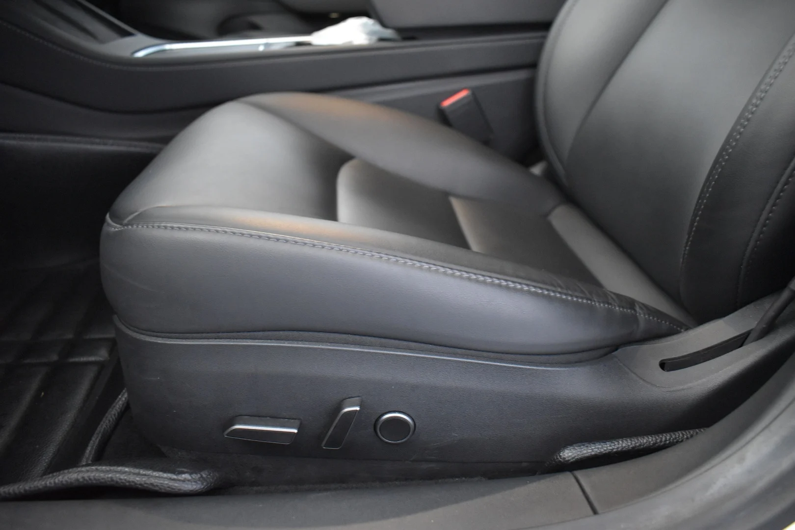 Car Image - 6FFhHSCU7DDUEzv8pcMfkY