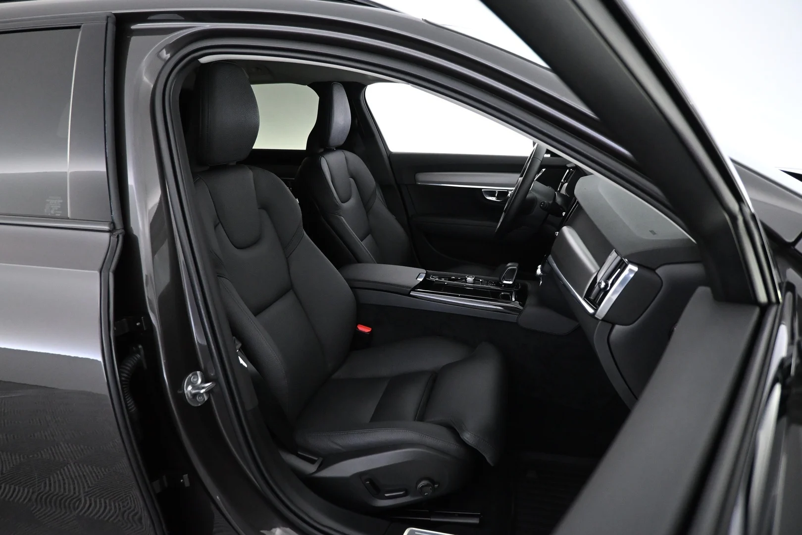 Car Image - 19woaeuM0PEneIt0Wjvo3B