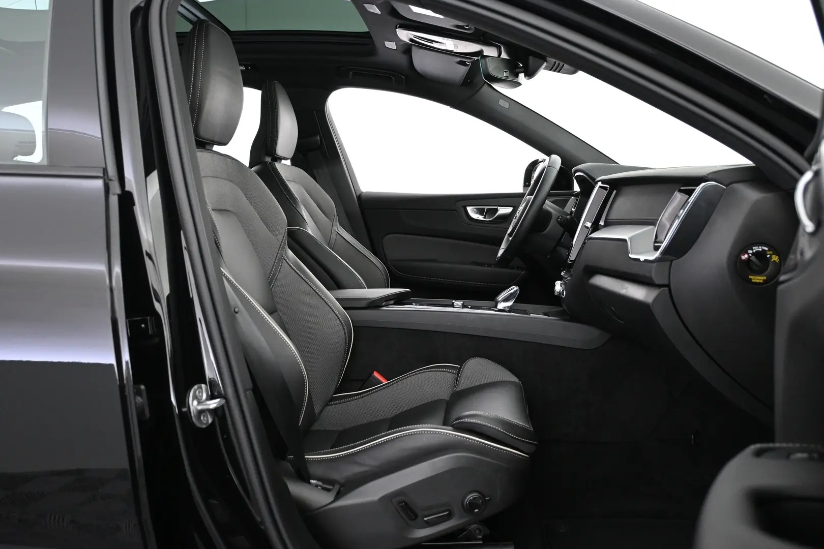 Car Image - 62Ozvl7IRMM4M4p69uTxHV