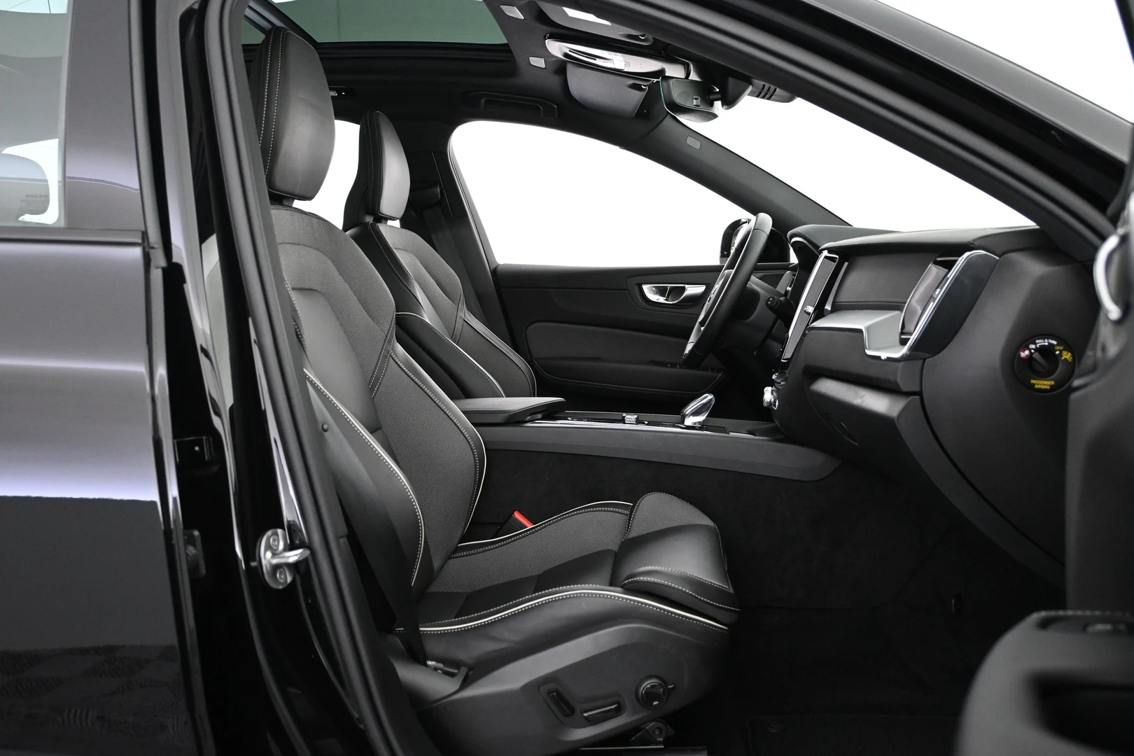 Car Image - 62Ozvl7IRMM4M4p69uTxHV