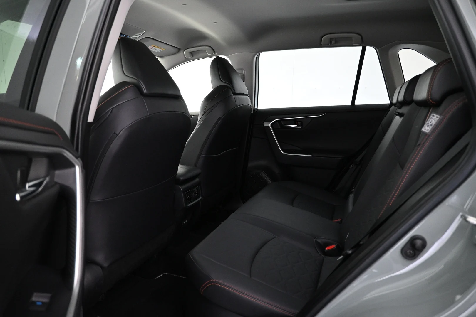 Car Image - i0LPFcWr7FAKLxOdMFHh3