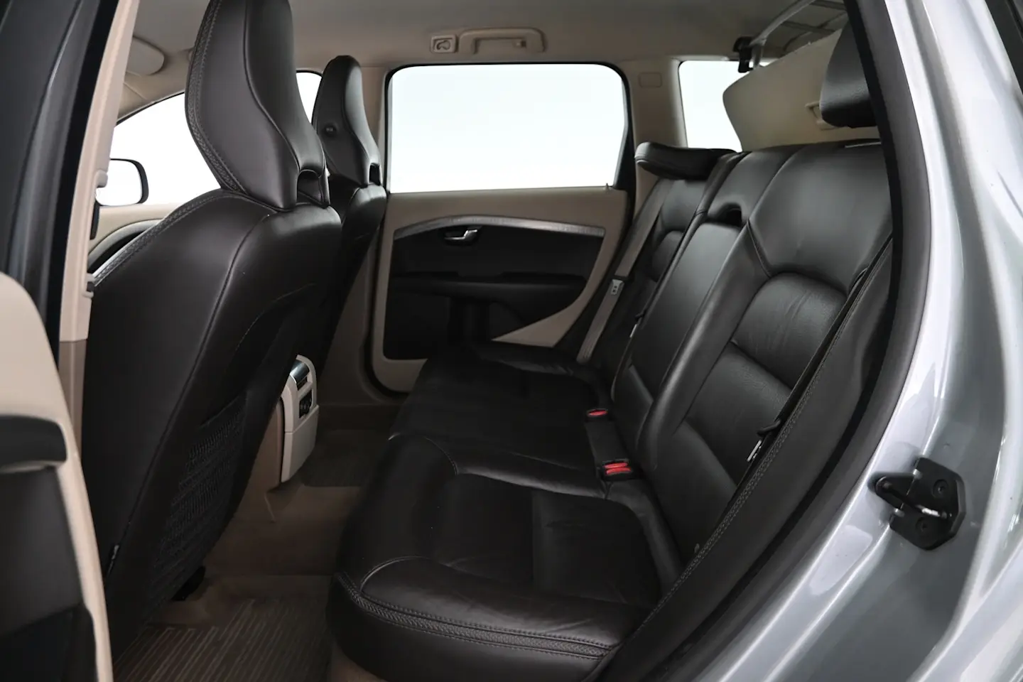 Car Image - R2KSfvElTjb00cxCRcUvg