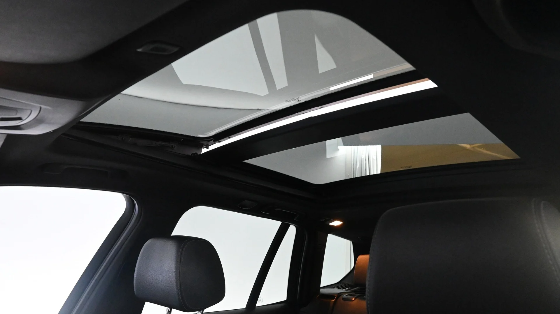 Car Image - 5lg8zwXu5HLNsedRQgrXn2