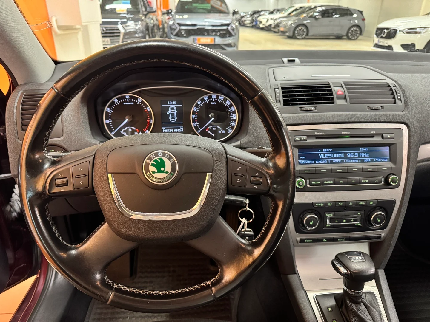 Car Image - 6fnA7jLfj61ijENwmoUCQ3