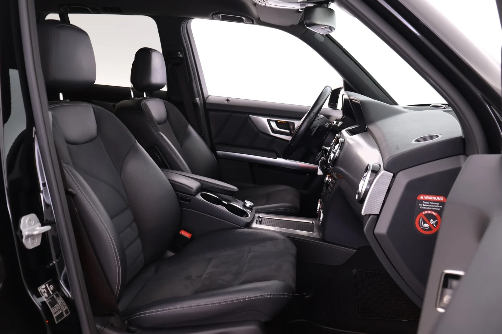 Car Image - YwF9ZjDPHPXAWbHz6LjiG