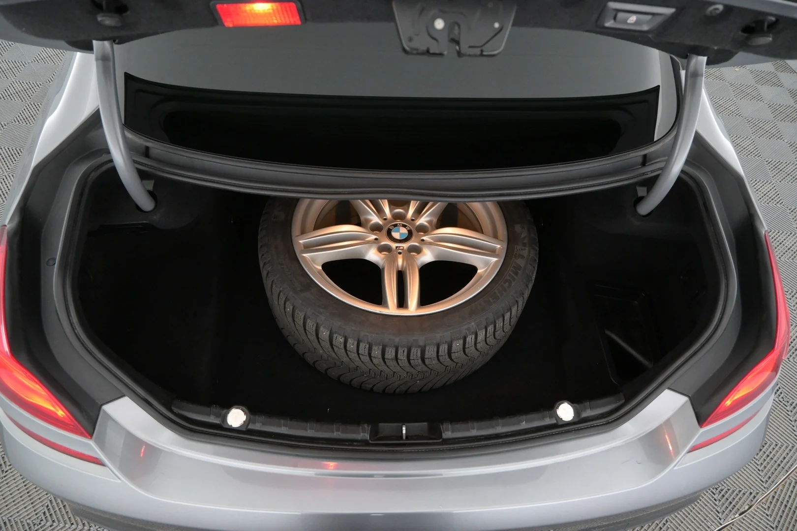 Car Image - 4sQgBDSMBb8rvOukDy7kPw