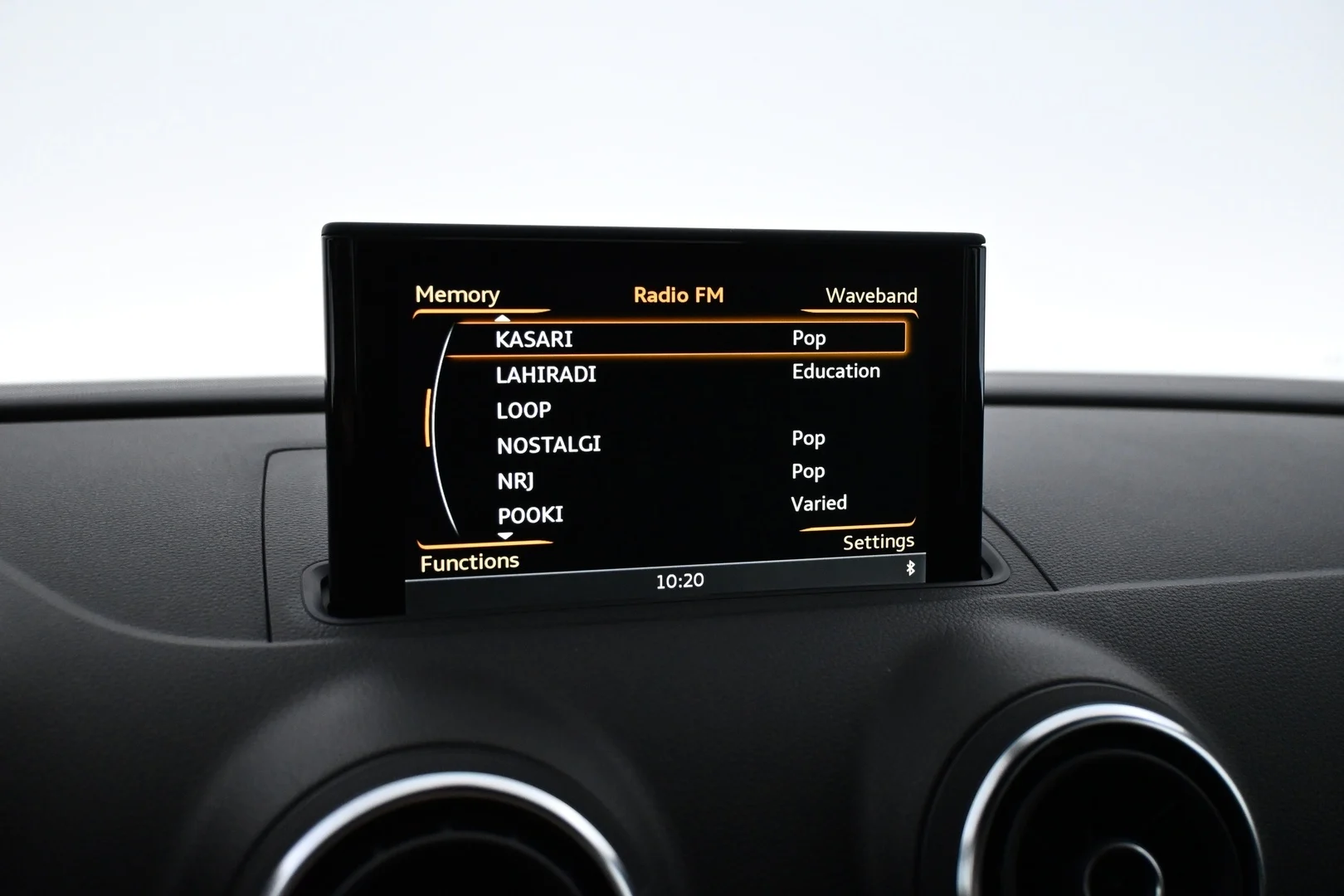 Car Image - 2T1Z4gp8GkD3vFnDovLffi