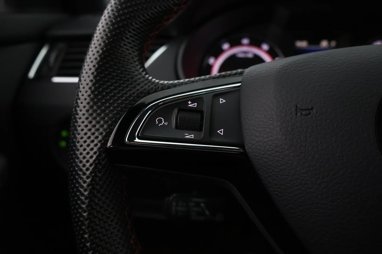 Car Image - 15xZHP7XWqQcyAKsmbYCPw