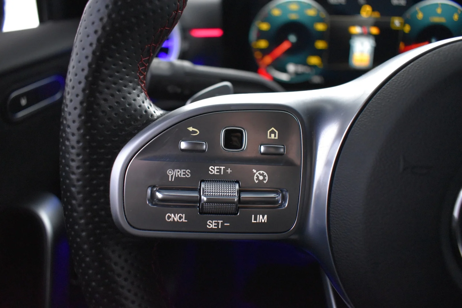 Car Image - 77vt9IRzP4Q1RI09y5mlnj