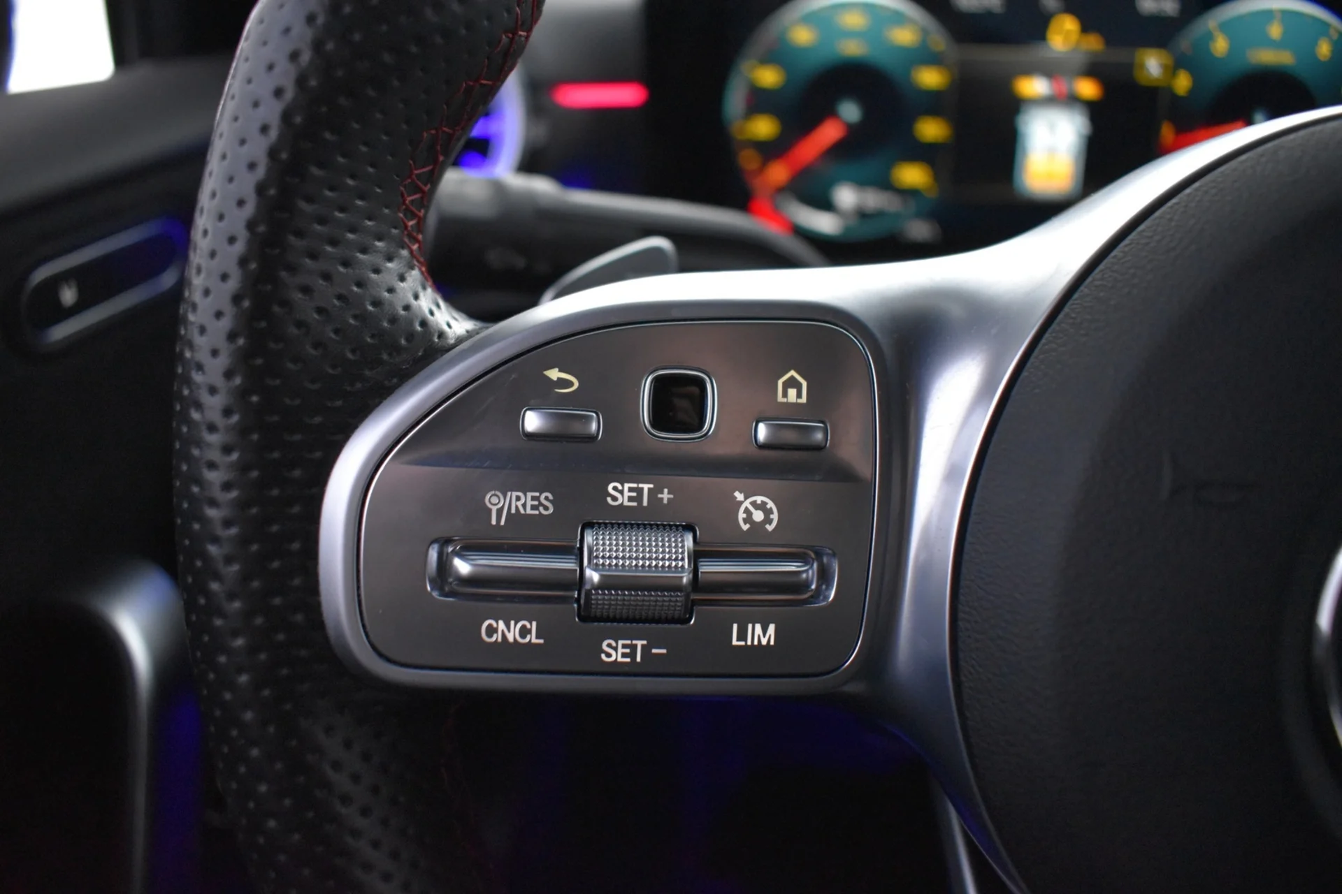 Car Image - 77vt9IRzP4Q1RI09y5mlnj