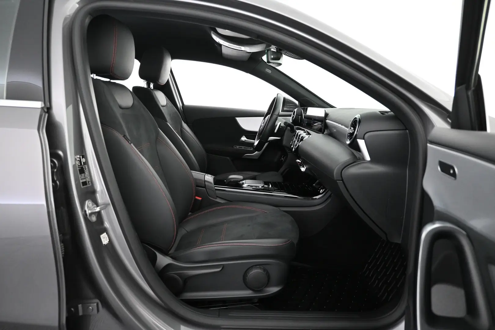 Car Image - 2YMbM2MQFOEgE2jTcjUrj