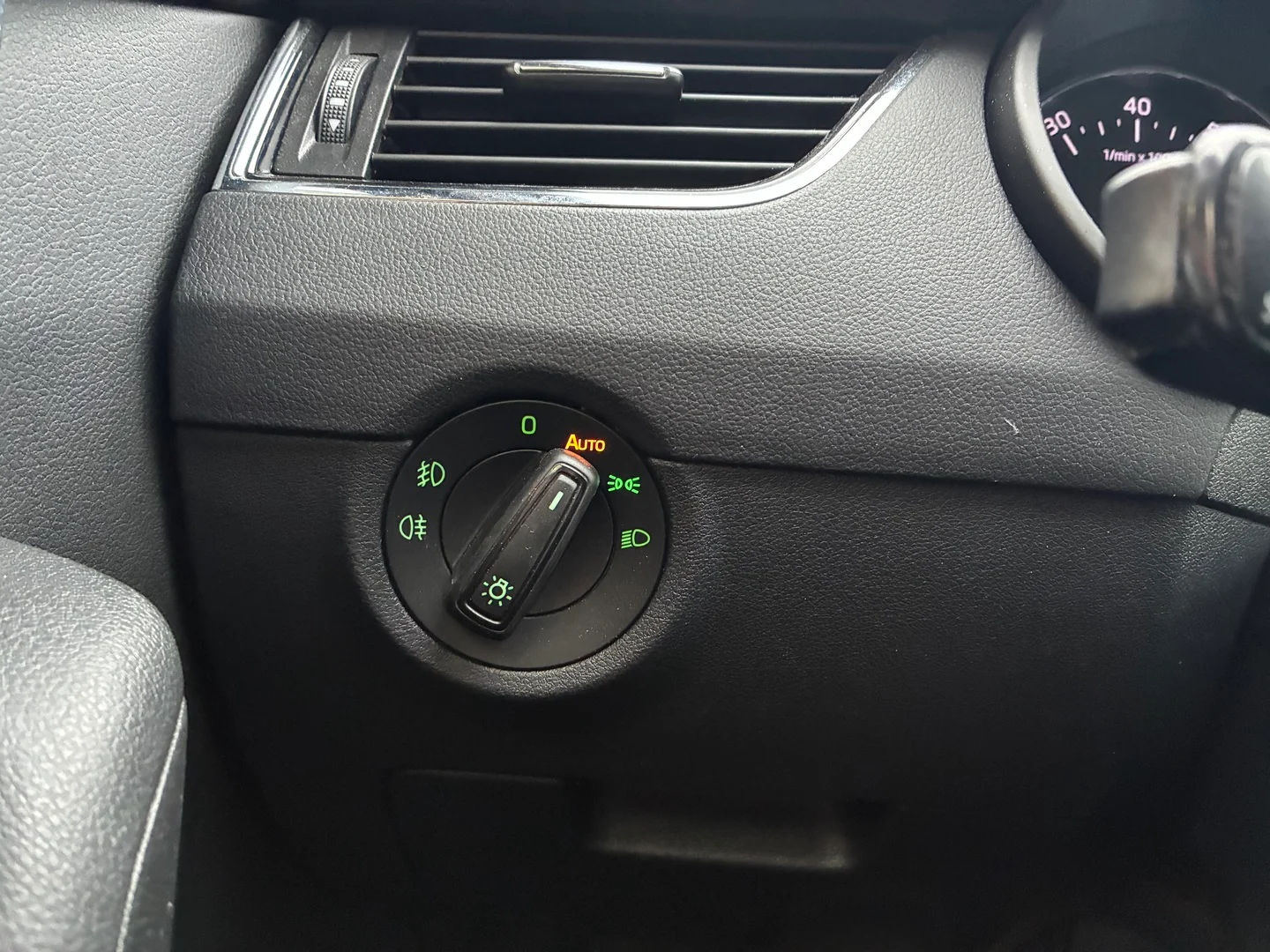 Car Image - 7mcxJ9XxqjRHrLxQGRjItB