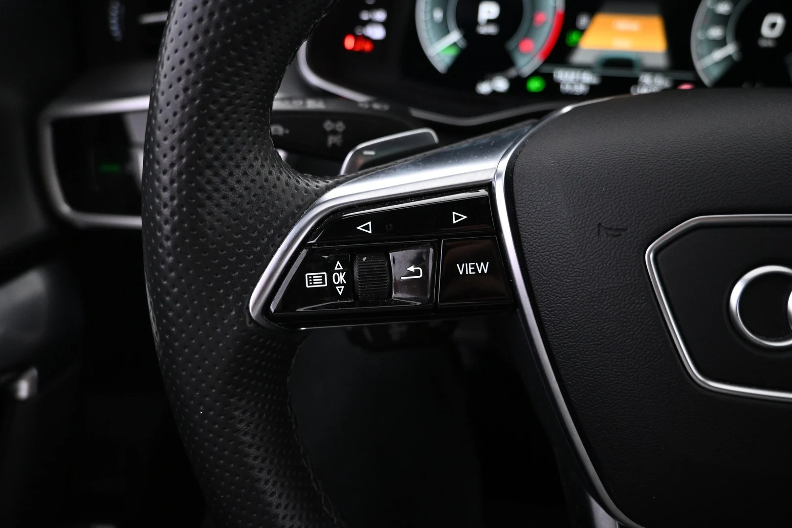Car Image - 7DGOhM9apQeuMotoH8tM0V