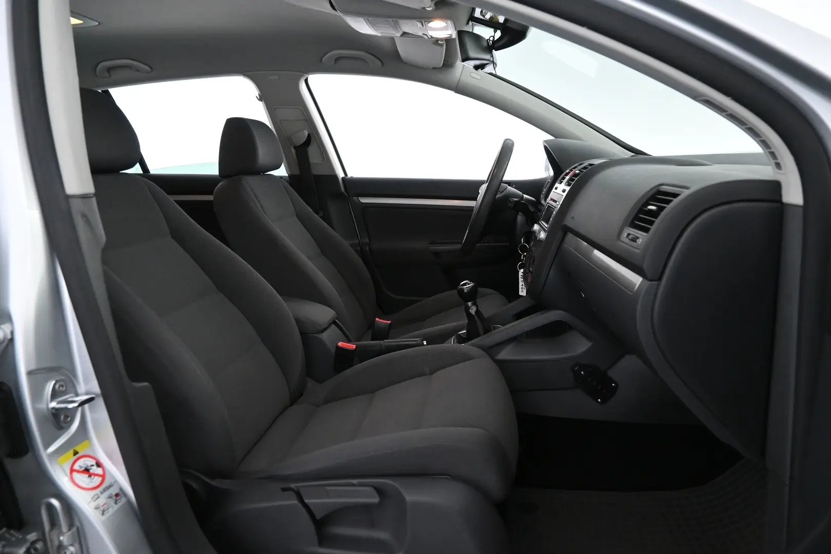 Car Image - 45RohTBYNERsKS42WFC8aB