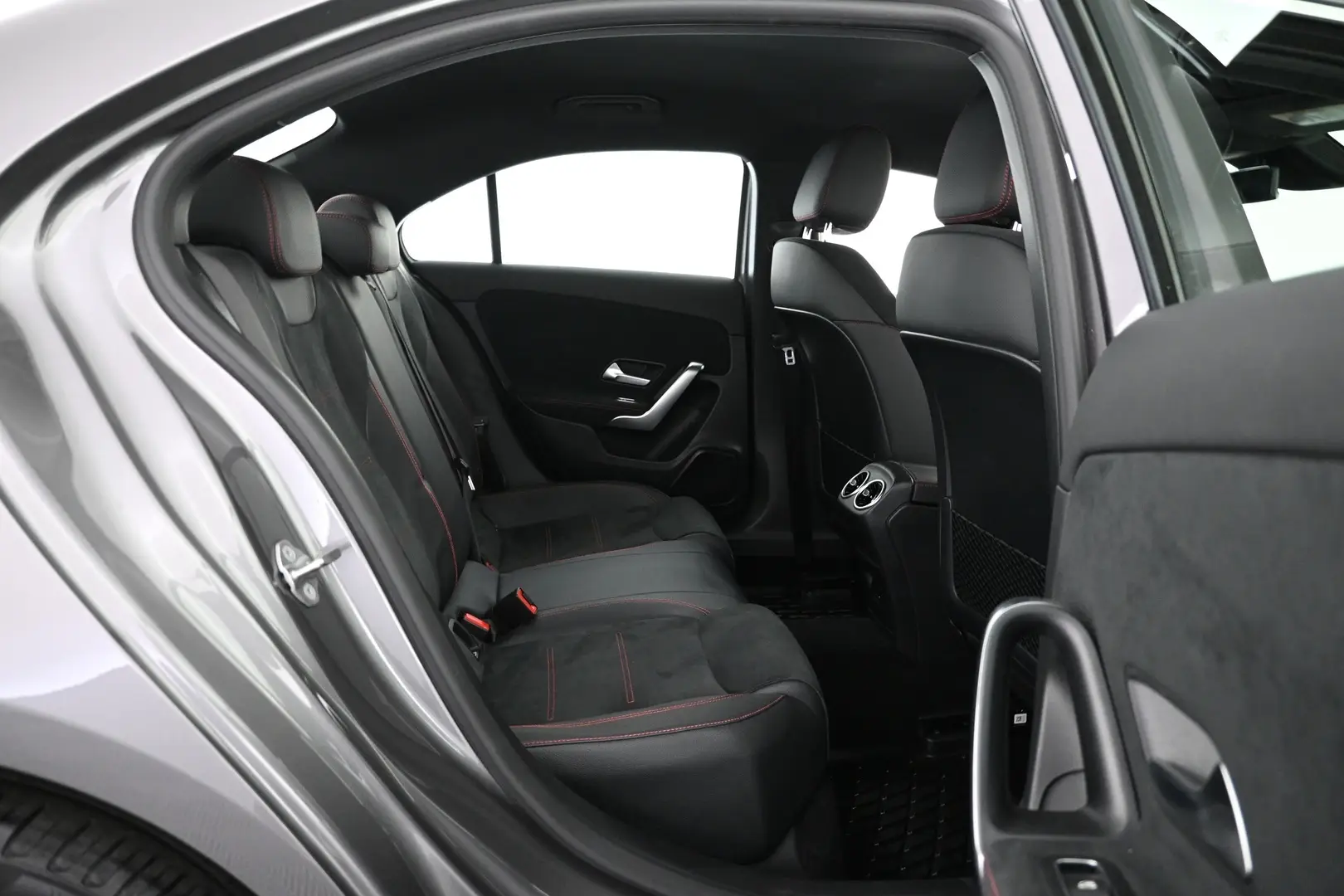 Car Image - 2YMbM2MQFOEgE2jTcjUrj
