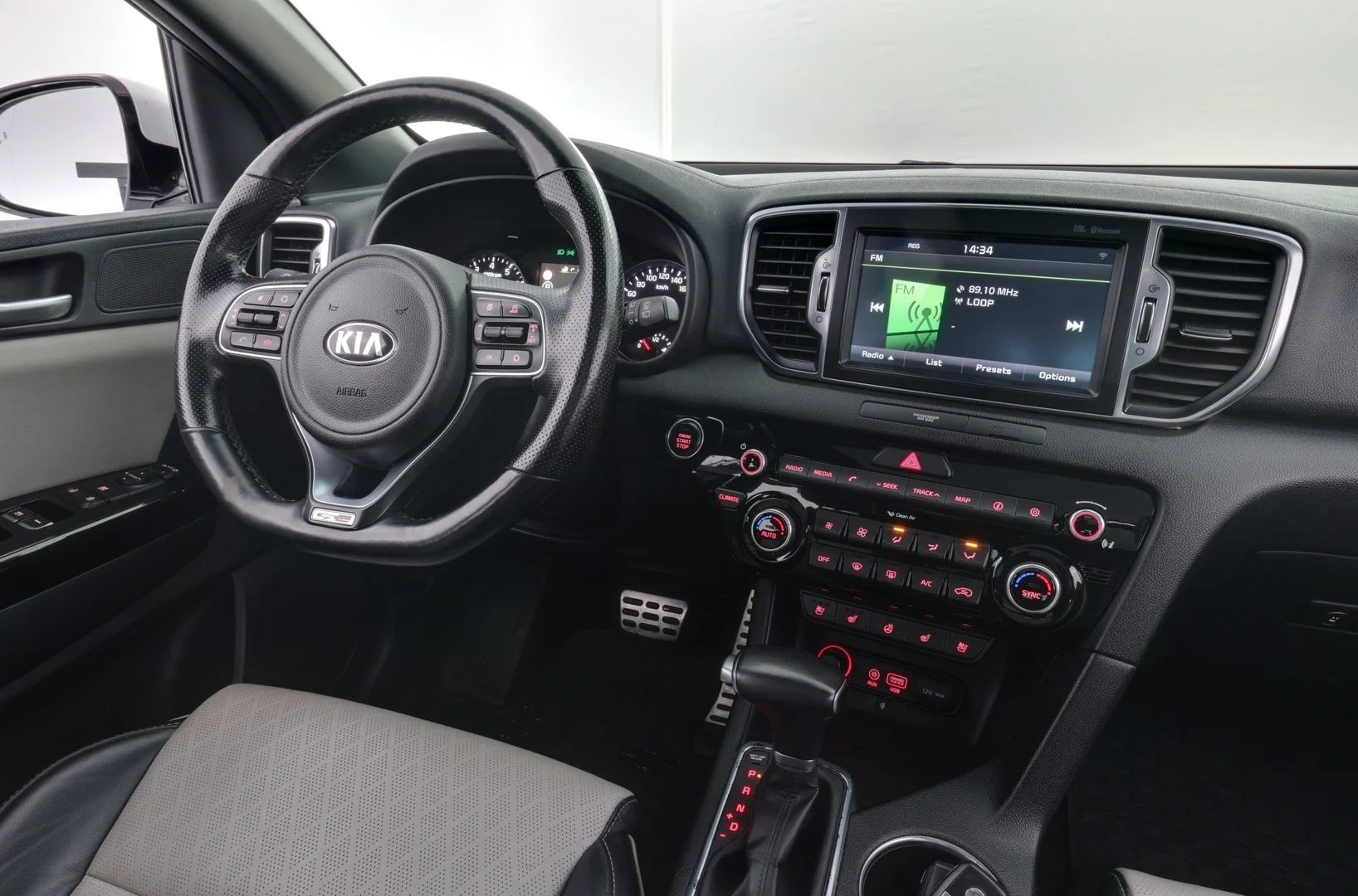 Car Image - 3vBTmuKpxUQHJ9bnB9cObG
