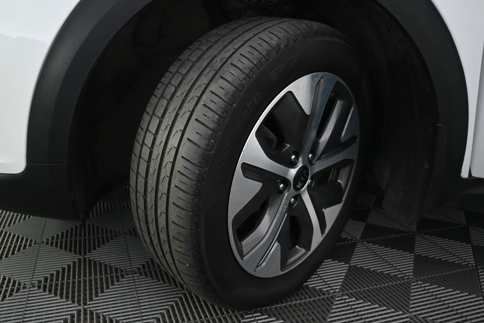 Car Image - 2ZgxaMWiTb2r2sx26KIPHe