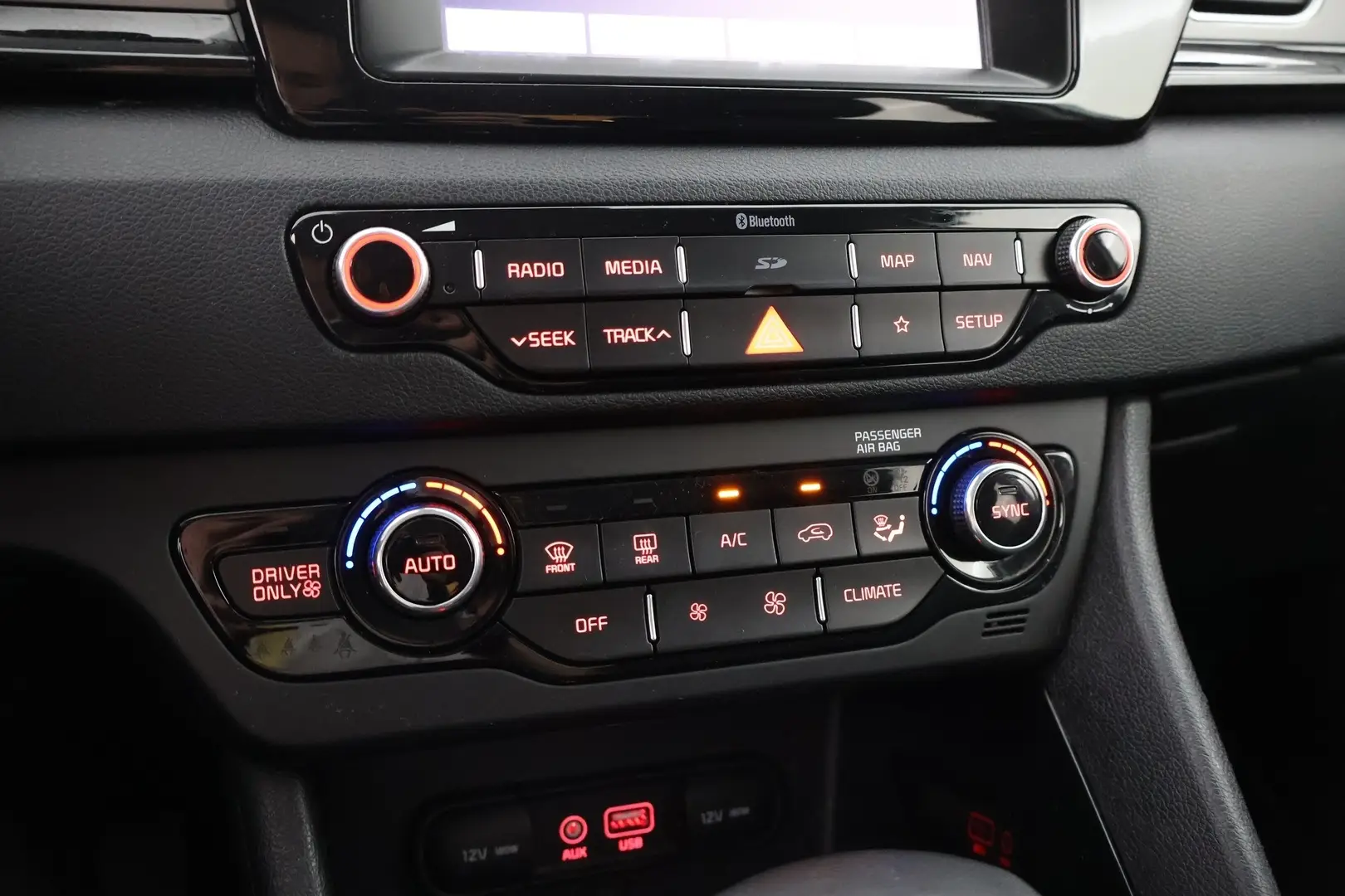 Car Image - 6j9RTFJLX1DNsgNUEtrq4K