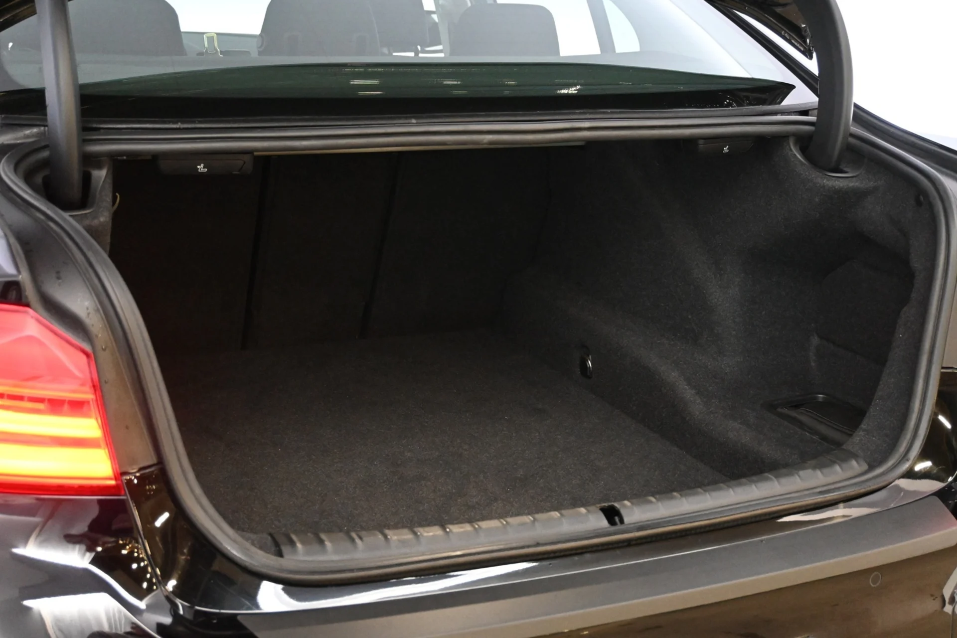 Car Image - 3BEKXkOLrhfs5hu6STfQ7P