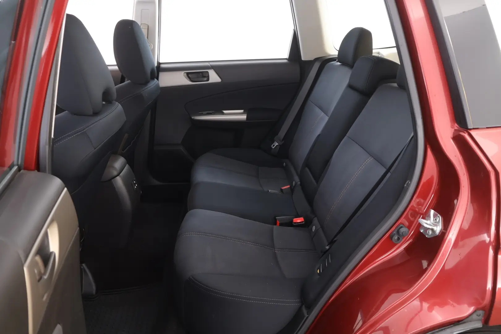 Car Image - 6w2LRCql21PKkiwvf27ZPI