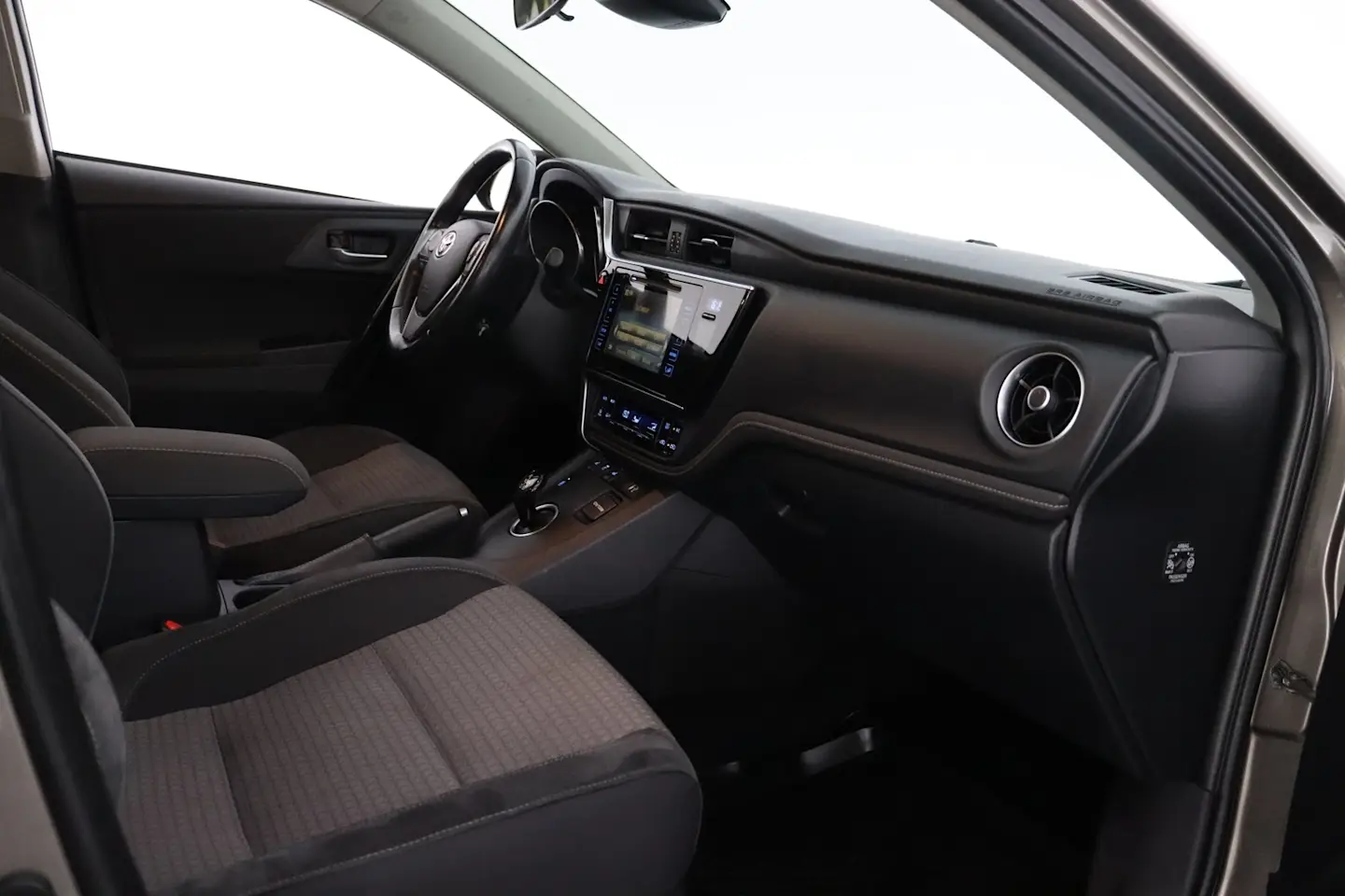 Car Image - 4gf8S9zB5w0QzuFN1njZpk