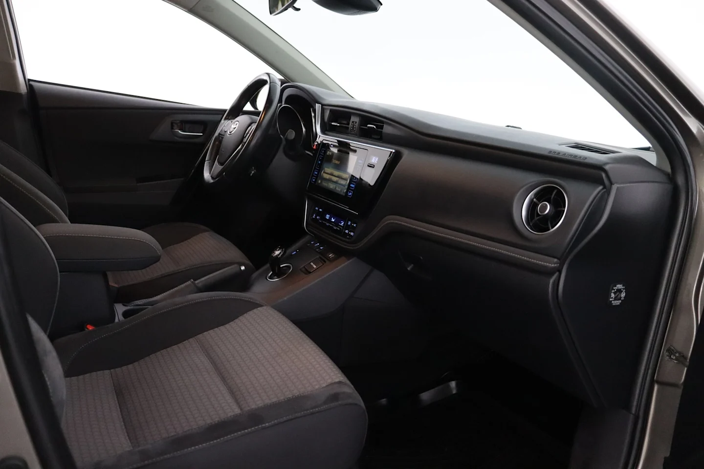 Car Image - 4gf8S9zB5w0QzuFN1njZpk