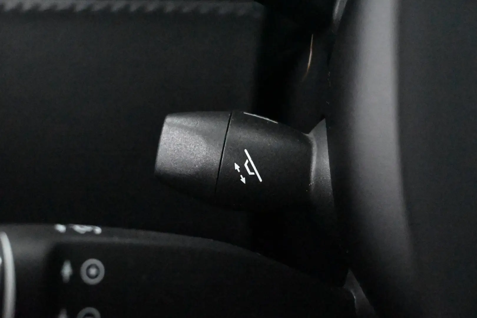 Car Image - 4kI0aekoFCw6uAgjc1TwOT