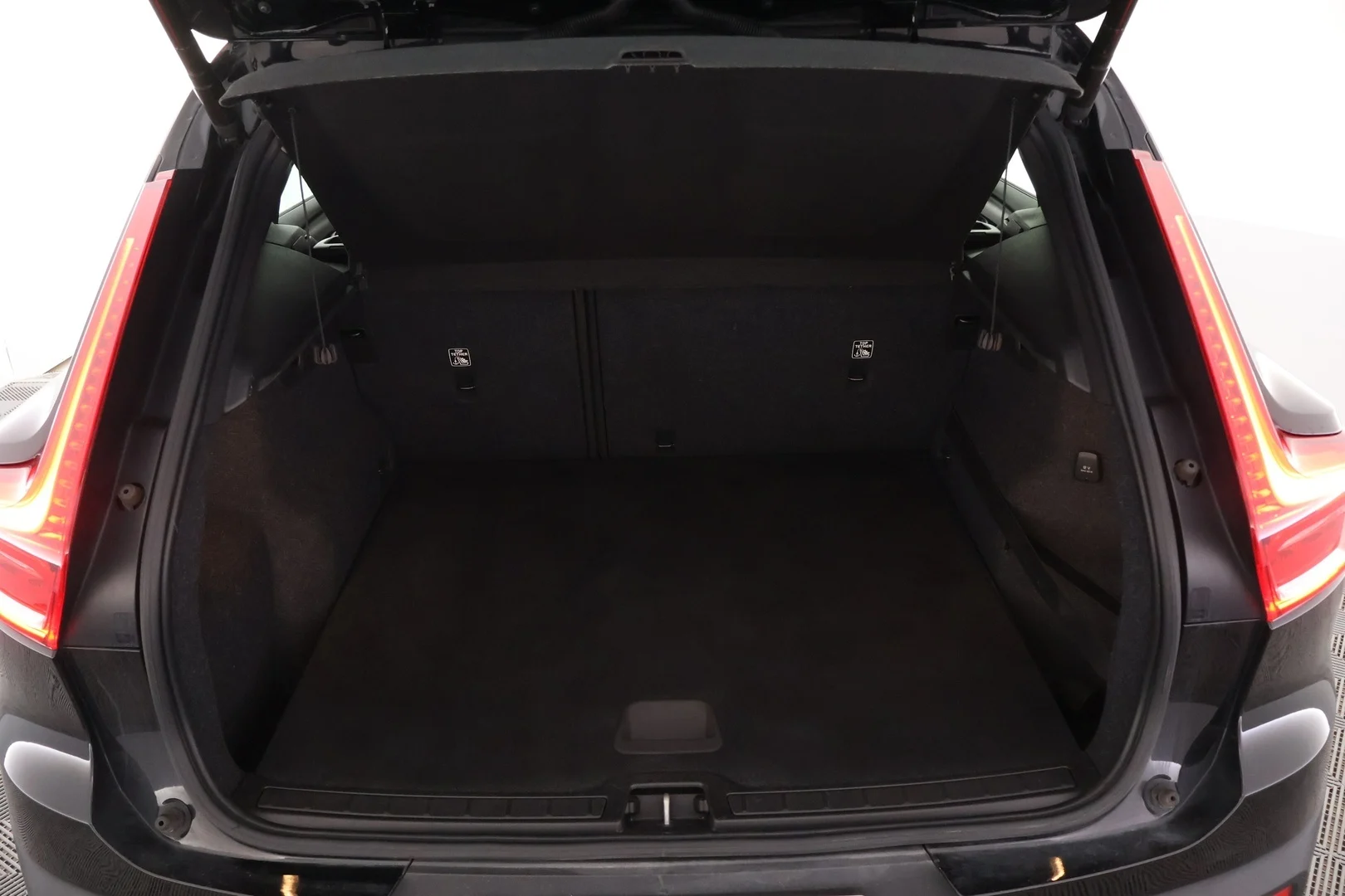 Car Image - 5XQbX6AyM9ZNFRsYMsFtPK