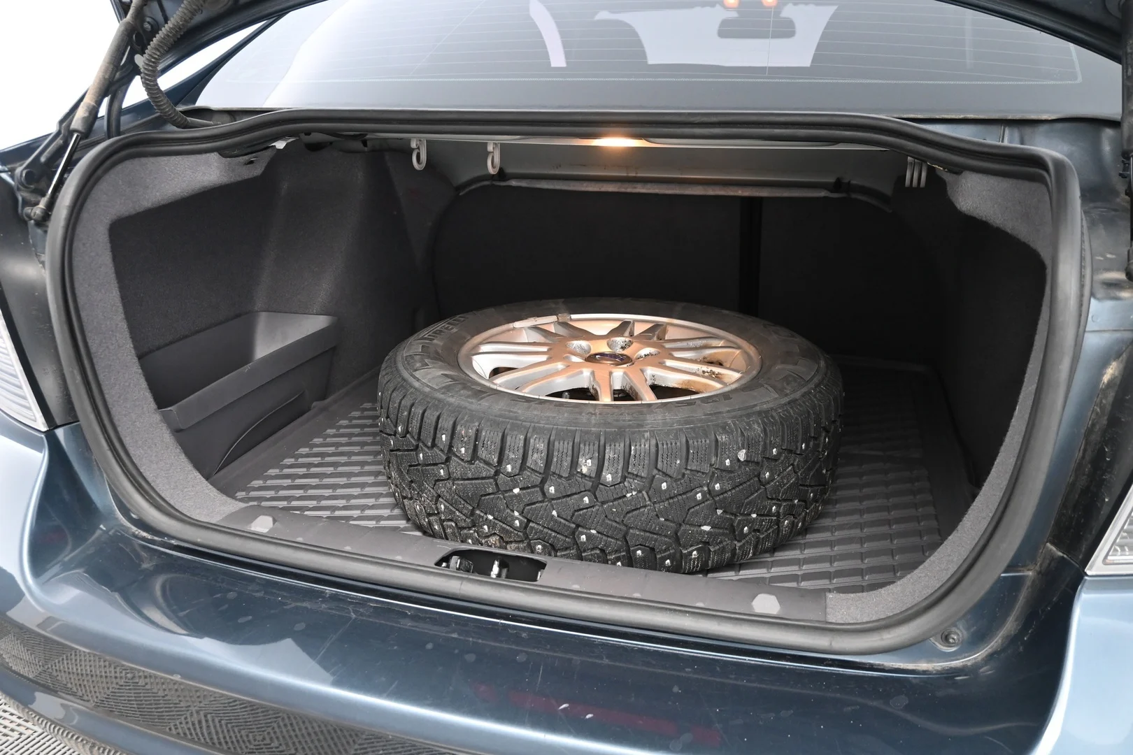 Car Image - 3drhiW24Ziep6eSpZNSx6y