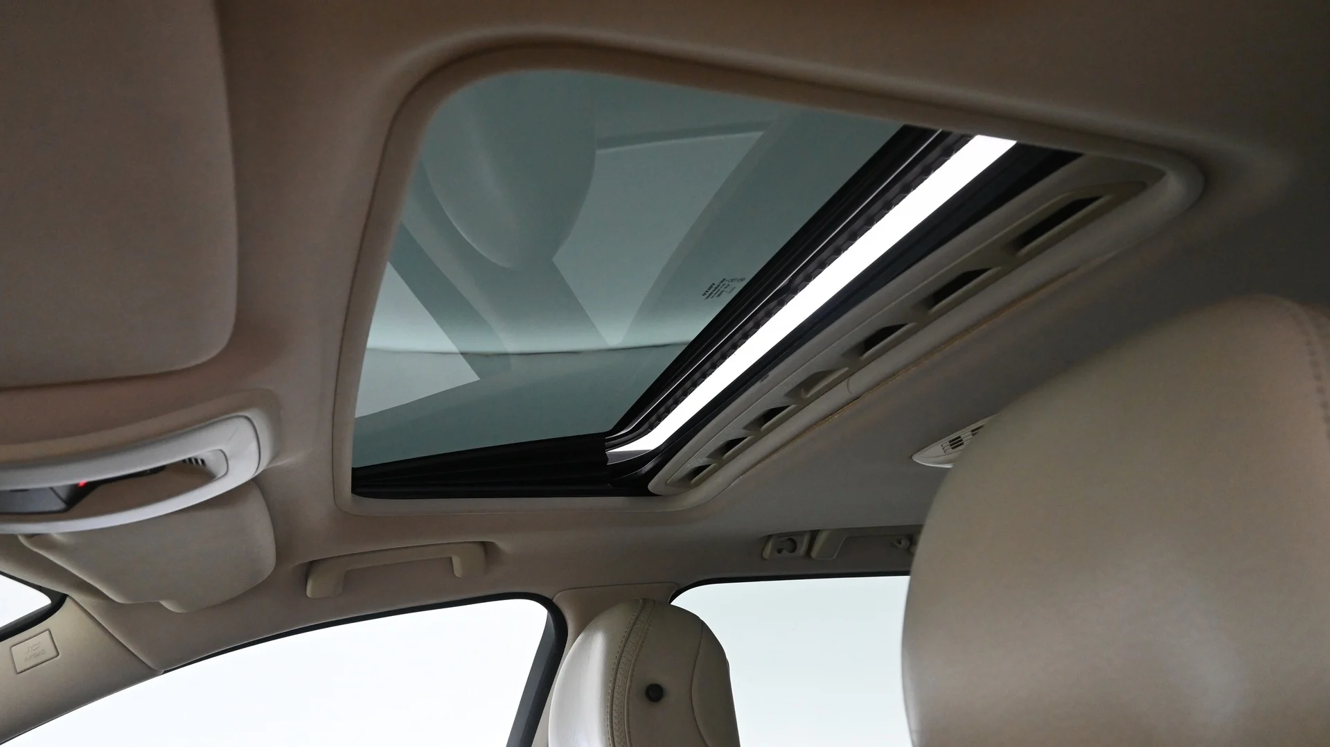 Car Image - 6YtKhCHqI5rcnhtMREfW6X