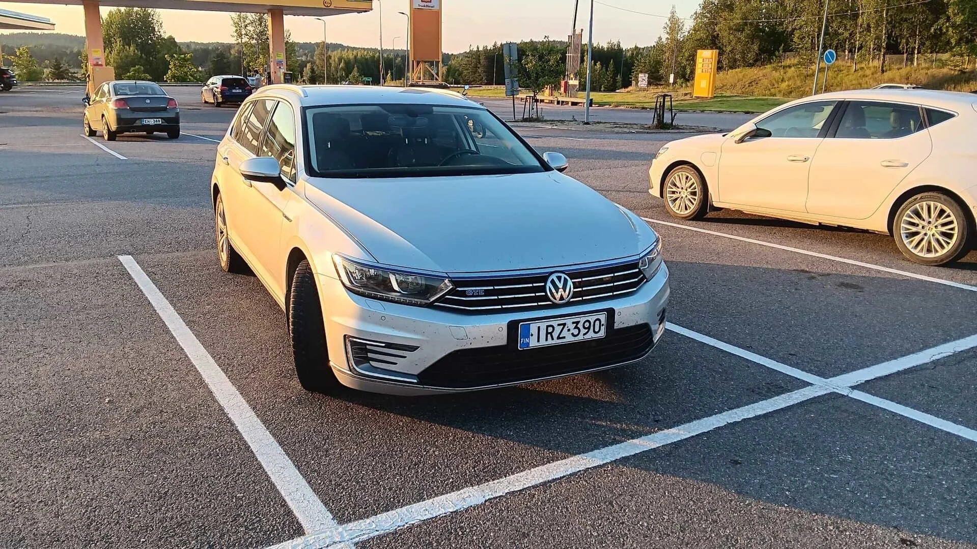 Car Image - 6O8Dr9Bw4HetnkkyFI3BwB