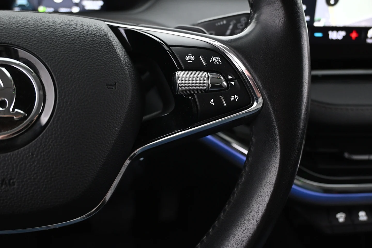 Car Image - mVZmOWxt2wRH9USVKfZW9