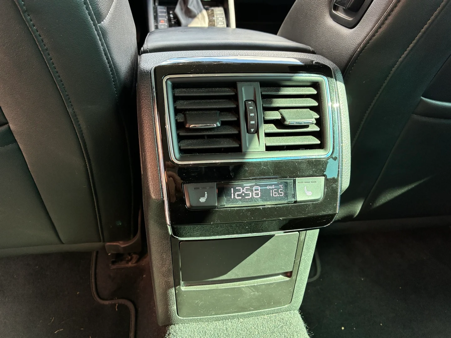 Car Image - 4qRZ4D4Fl34h0bONqyzTJV