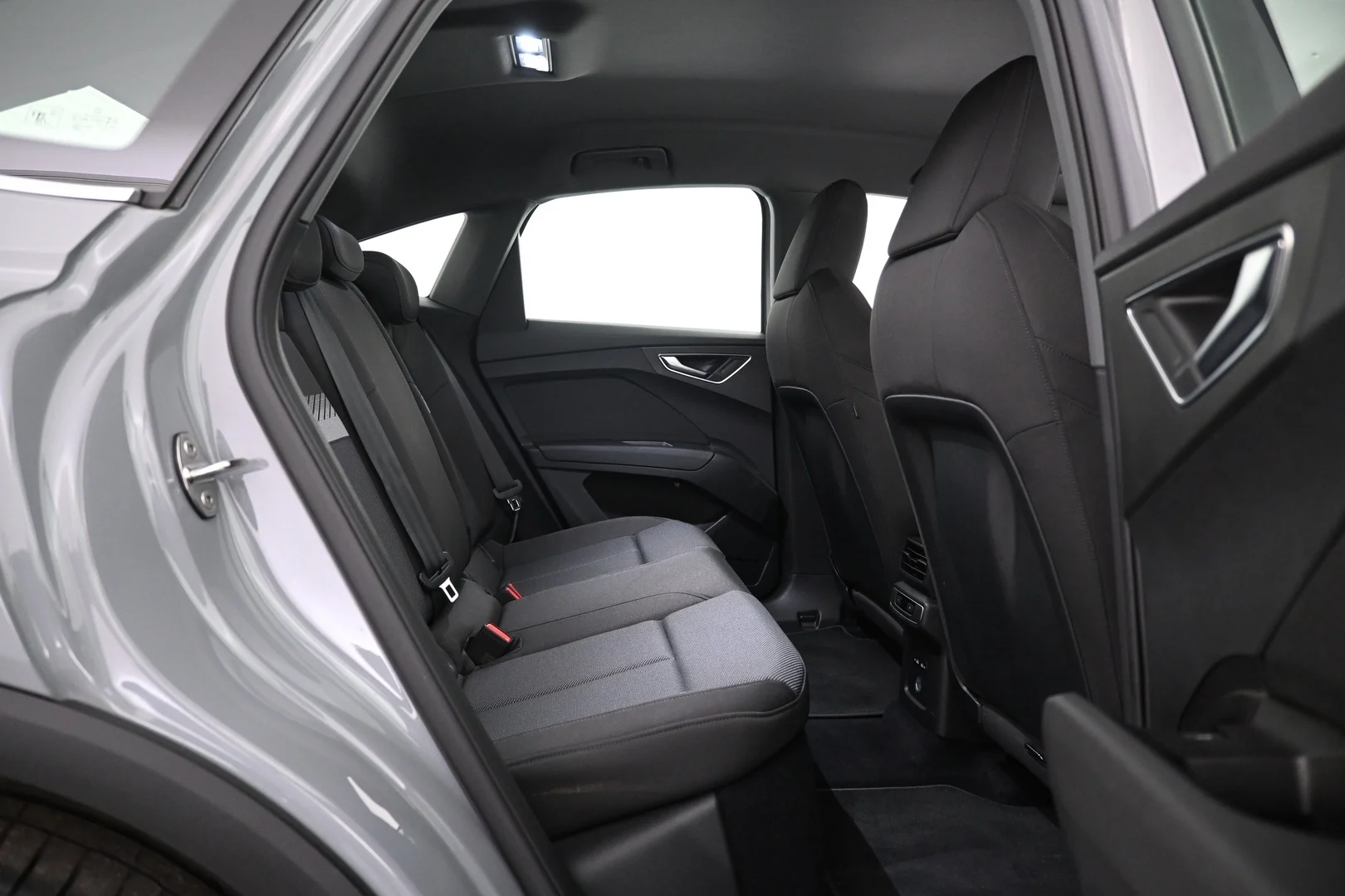 Car Image - 2OIW3Lo43tdeowmxfrRpU8