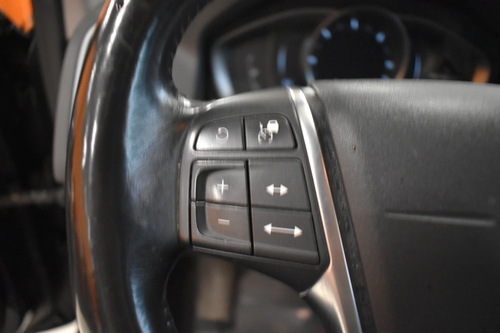 Car Image - 3JSNjtuMjZUJbwmyf9A2YW