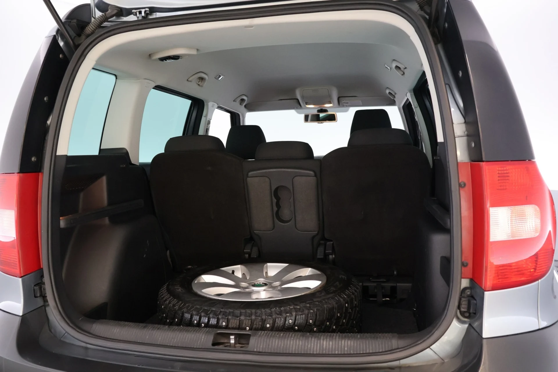 Car Image - 3Y4CwJwX9T6QghTfmIssHI