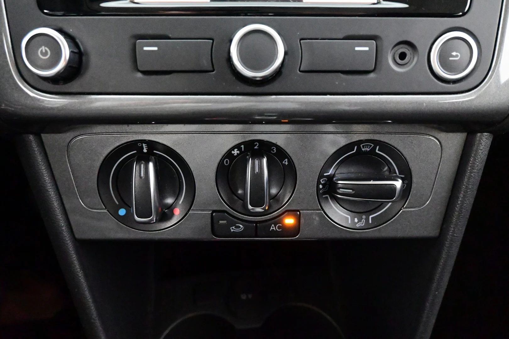 Car Image - nYlDXx6k5p3aX4a8ZMxt0