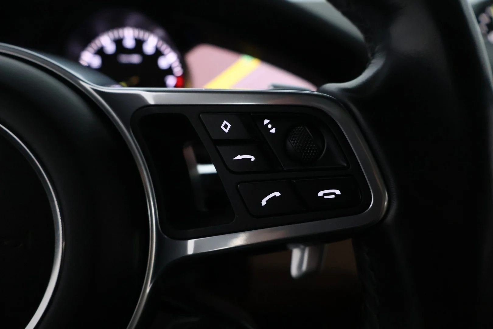 Car Image - 6D9zV74kpHLkJALF5dBby6