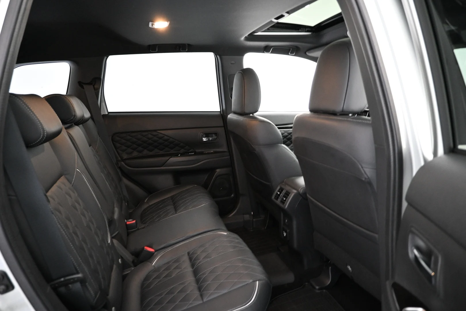 Car Image - 6n3bPxXKIxyVuoykFbaIpR