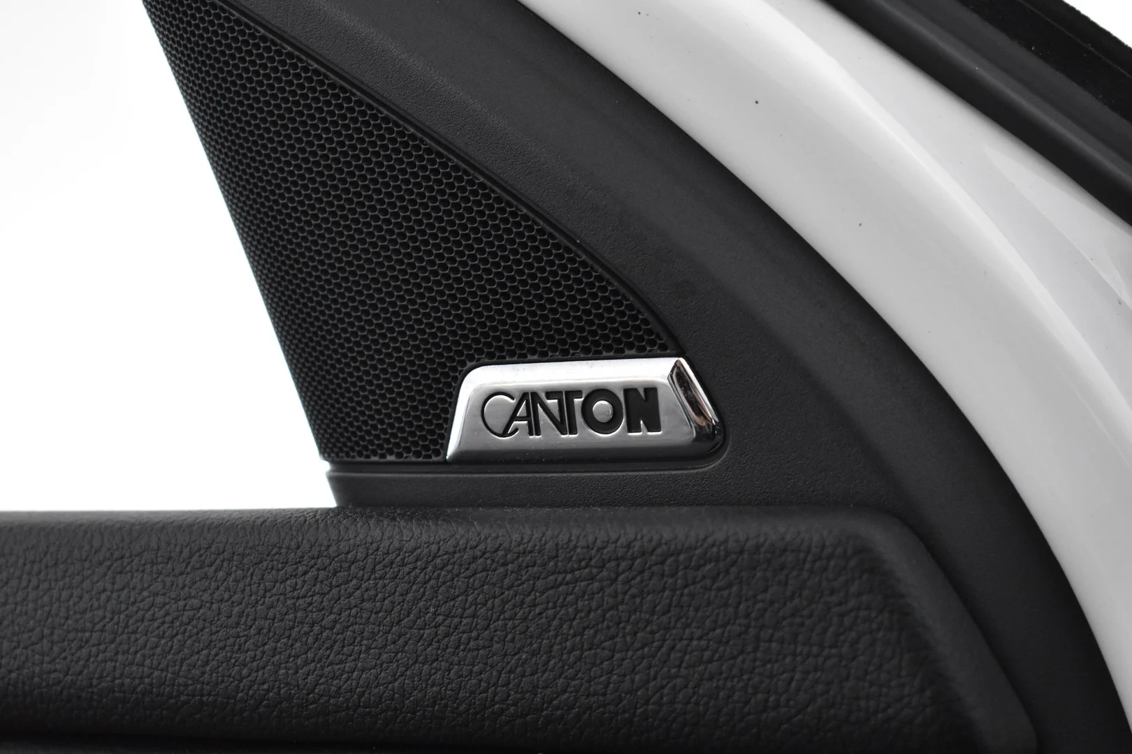 Car Image - 4qOYpgaHvDrwNu5xMOXfRt