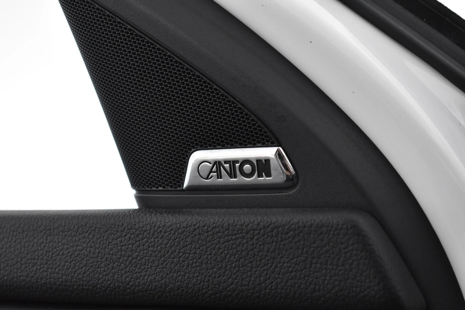 Car Image - 4qOYpgaHvDrwNu5xMOXfRt