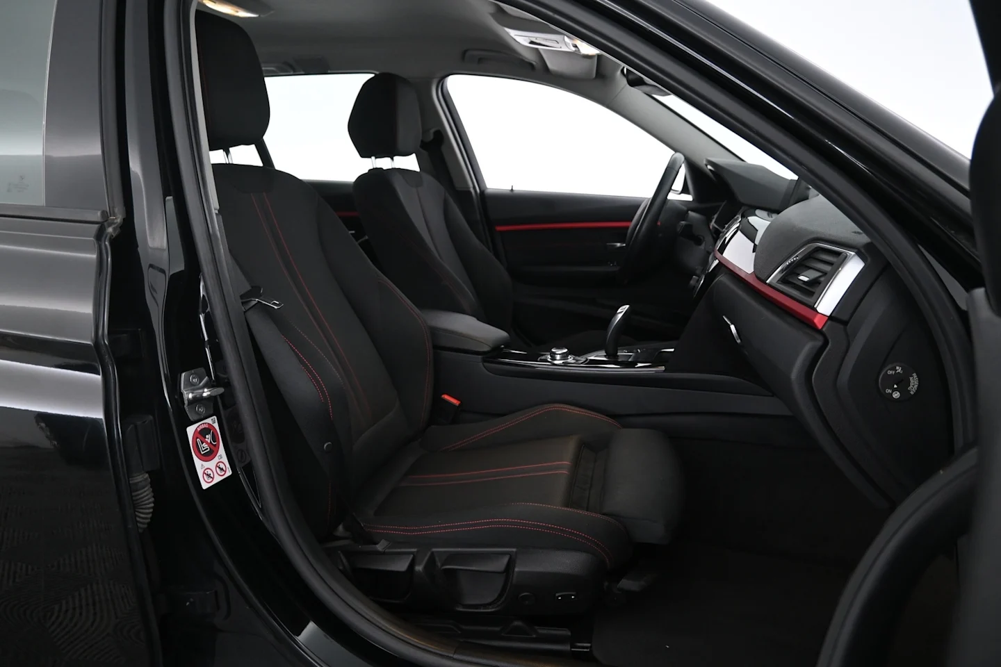 Car Image - 2ljHfzQJ96eazt6w7bmtol