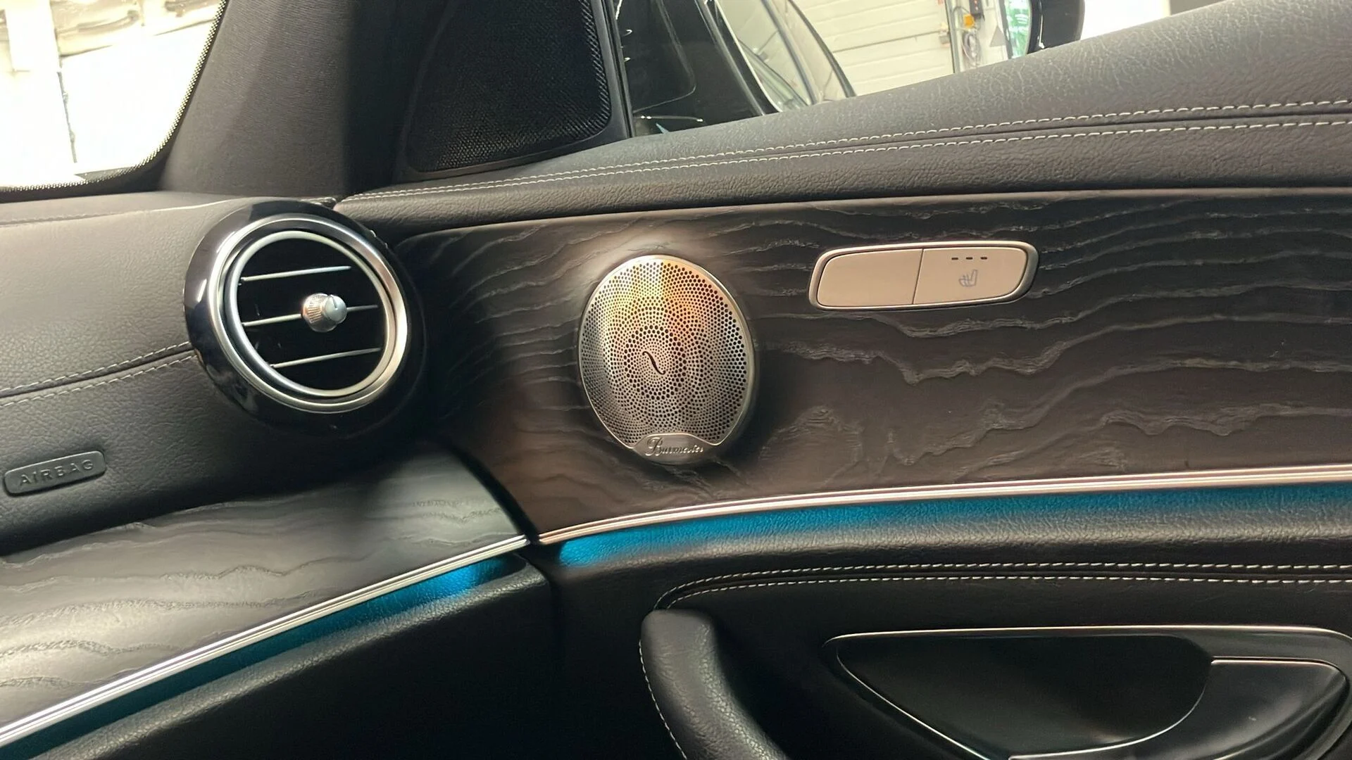 Car Image - 3N2JyX2WnlKNXjqtv5jDq3